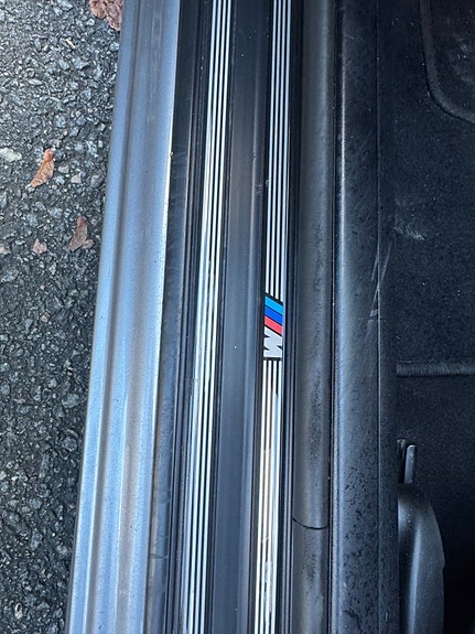 BMW 320i 17 of 20
