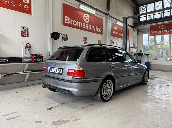 BMW 320i 11 of 20