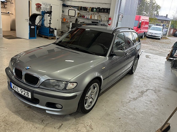 BMW 320i 9 of 20