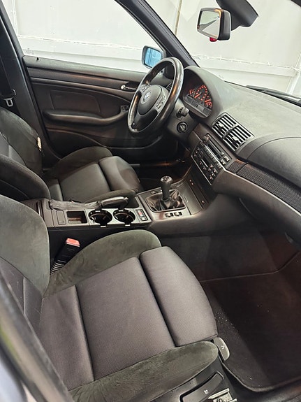 BMW 320i 8 of 20