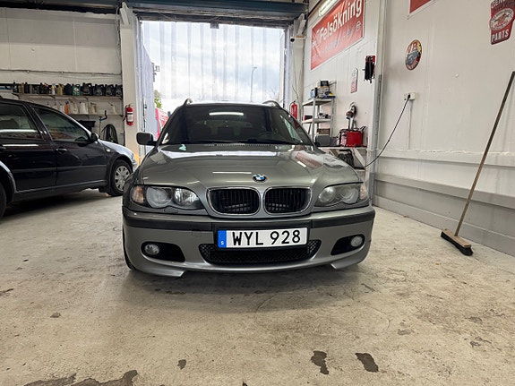 BMW 320i 15 of 20