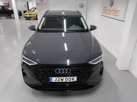 Audi Q8 e-tron 11 of 30