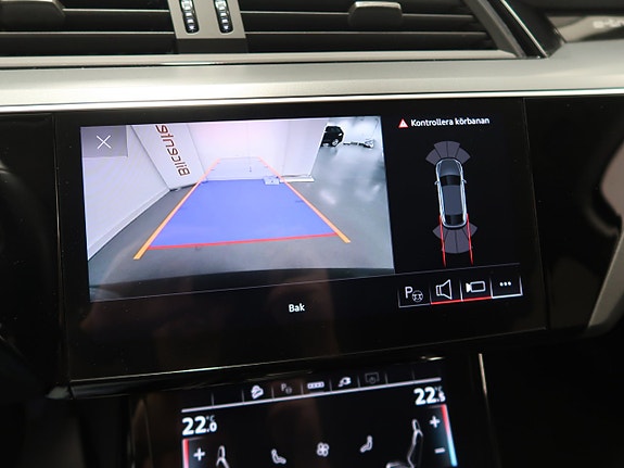 Audi Q8 e-tron 25 of 30