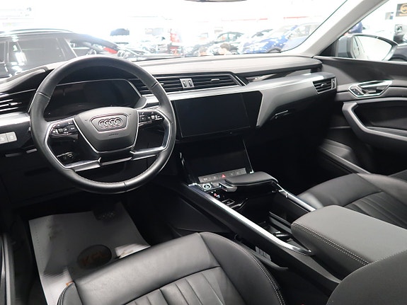 Audi Q8 e-tron 14 of 30