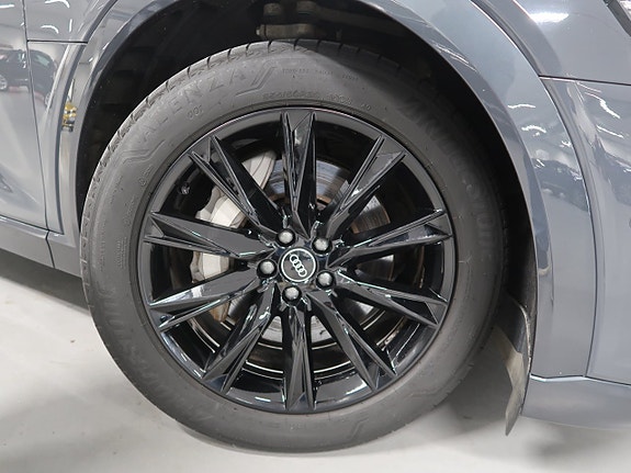 Audi Q8 e-tron 12 of 30