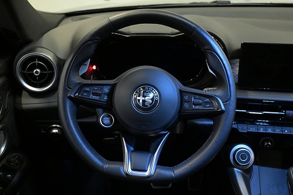 Alfa Romeo Tonale 7 of 27