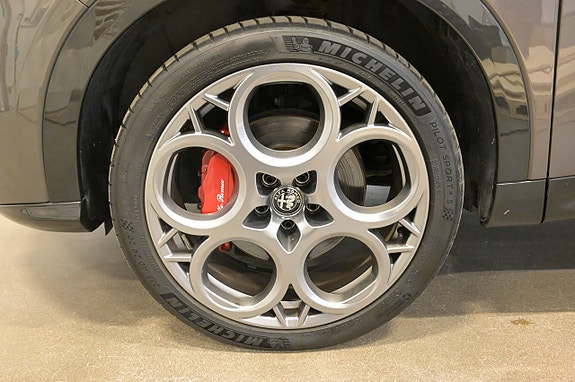 Alfa Romeo Tonale 27 of 27