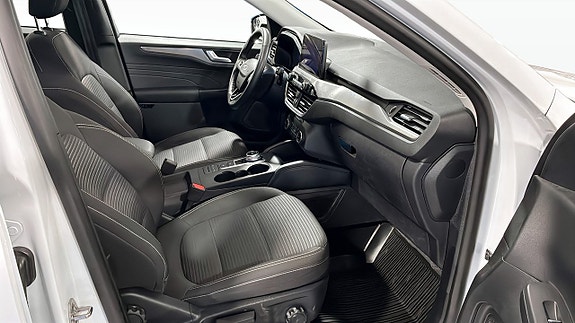 Ford Kuga 3 of 18