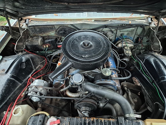 Cadillac Sedan DeVille 7 of 18