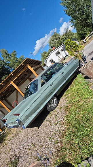 Cadillac Sedan DeVille 16 of 18