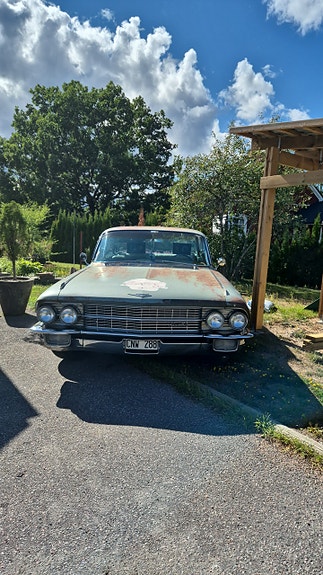 Cadillac Sedan DeVille 15 of 18