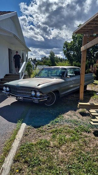 Cadillac Sedan DeVille 13 of 18
