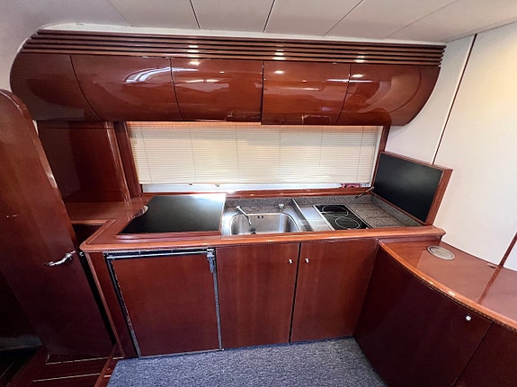 Princess V50 -99 | 2 x Volvo Penta TAMD122 EDC 620 hk | Byte 9 of 12