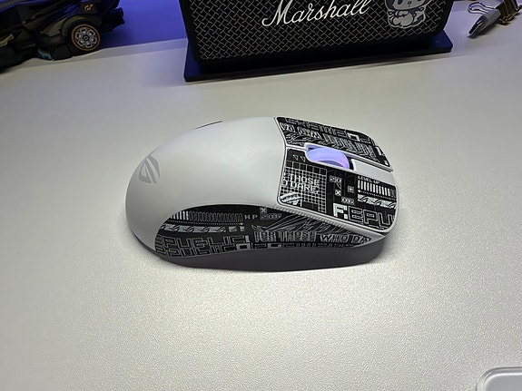 Asus ROG Harpe Ace trådlös gamingmus vit