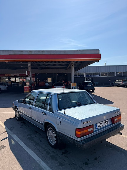 Volvo 740 4 of 8