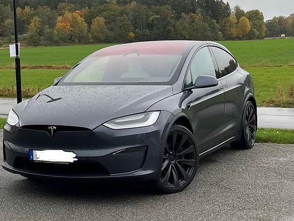 Tesla Model X 12 of 15