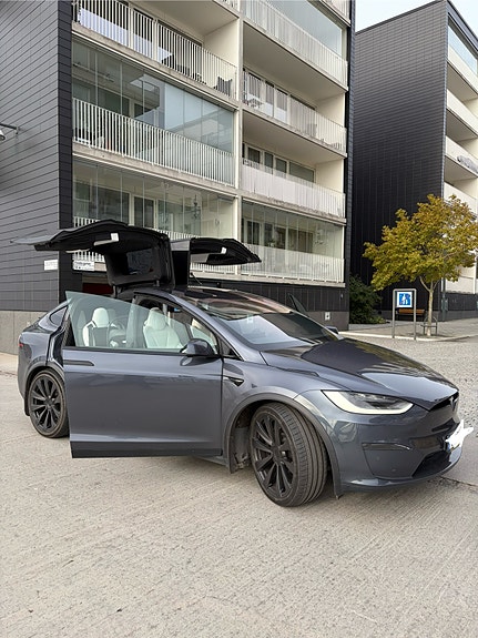 Tesla Model X 2 of 15