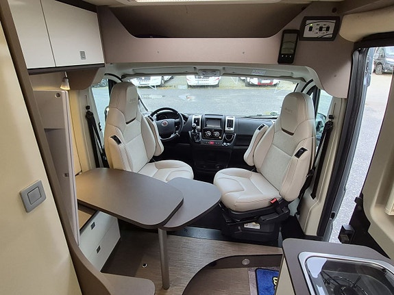 Bürstner Harmony Line dubbla AC, 2 sitt och sovplatser, dragkrok, dieselvärme 20 of 26