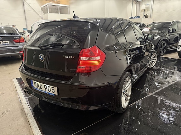 BMW 120i 5 of 20