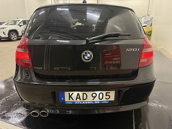 BMW 120i 4 of 20