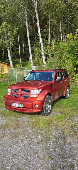 Dodge Nitro 2 of 7