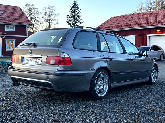 BMW 525i 3 of 9