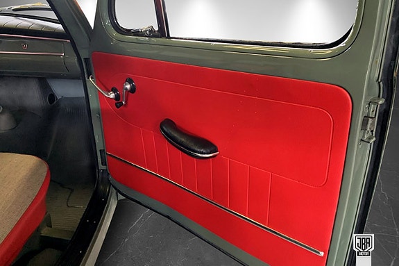 Volvo PV 5 of 17