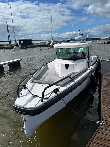 Axopar 28 AC Brabus Trim Line 7 of 24