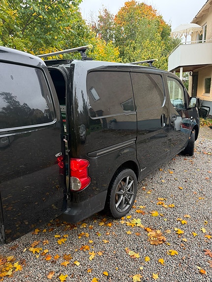 Nissan NV200 4 of 5