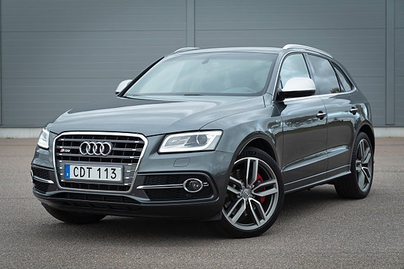 Audi SQ5 2 of 25