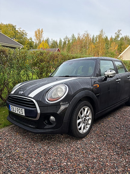 MINI Cooper 5 of 5