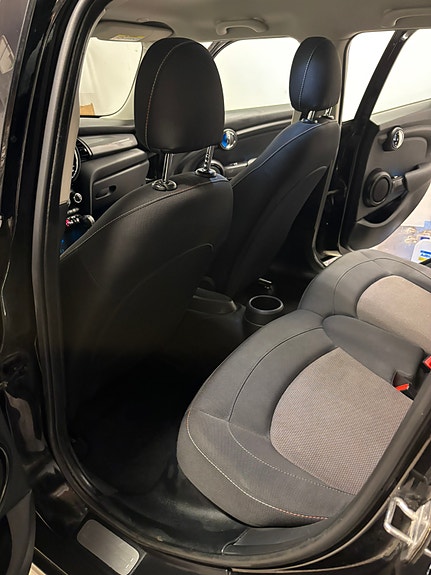 MINI Cooper 2 of 5