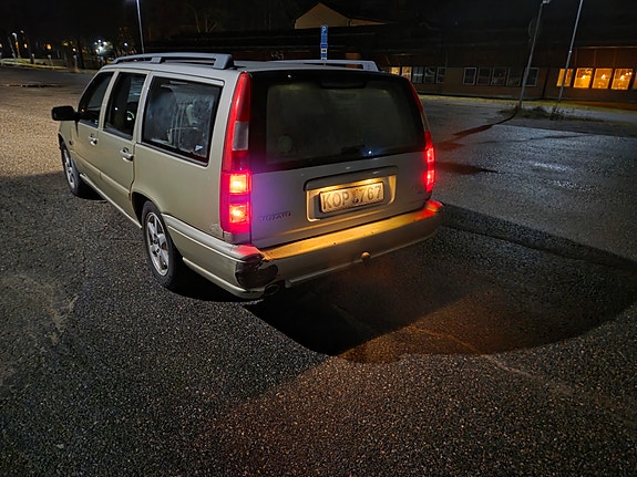 Volvo V70 4 of 5