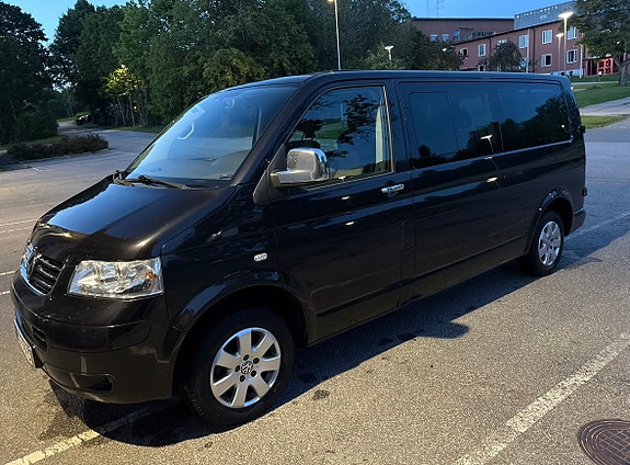 Volkswagen Caravelle 2 of 2