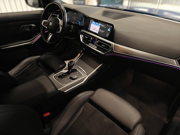 BMW 330e 12 of 23