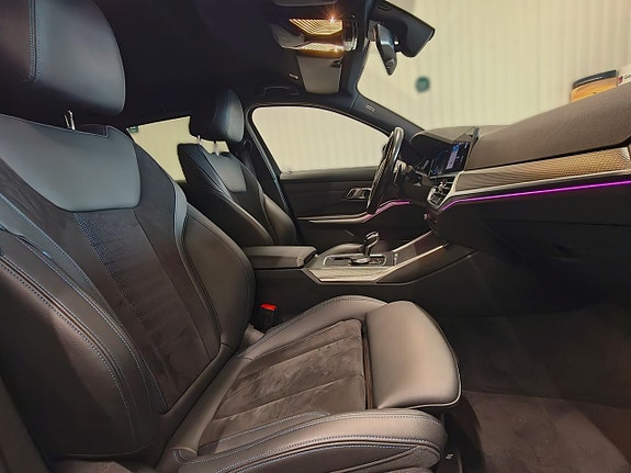 BMW 330e 14 of 23