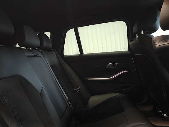 BMW 330e 17 of 23