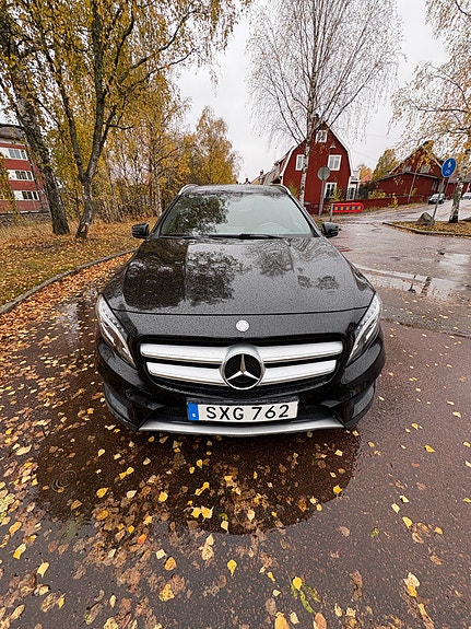 Mercedes-Benz GLA 220 4 of 9