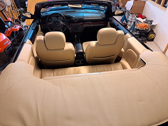 Chrysler Sebring 5 of 9
