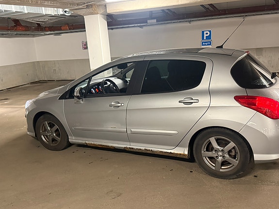 Peugeot 308 13 of 16