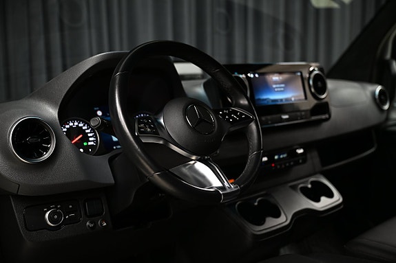 Mercedes-Benz Sprinter 319 16 of 28