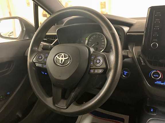 Toyota Corolla 13 of 20