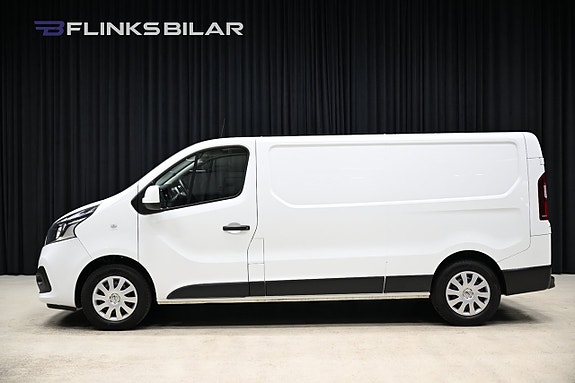 Nissan NV300 3 of 27