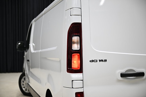 Nissan NV300 16 of 27