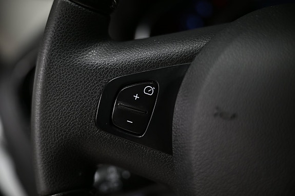 Nissan NV300 24 of 27