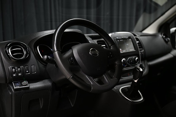 Nissan NV300 6 of 27