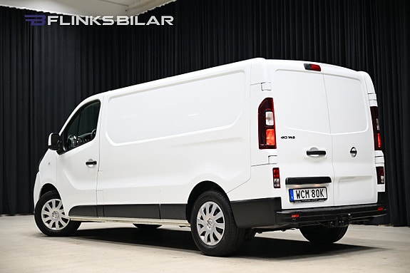Nissan NV300 5 of 27