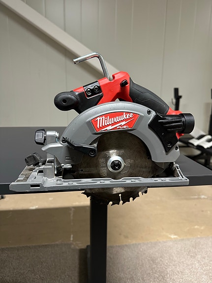 Milwaukee M18 CCS55 cirkelsåg