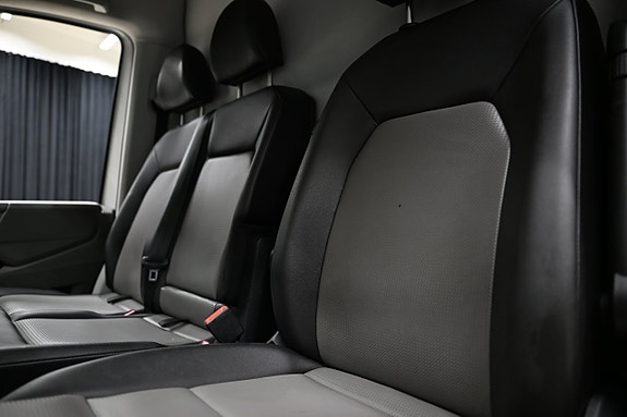 Volkswagen Crafter 13 of 24