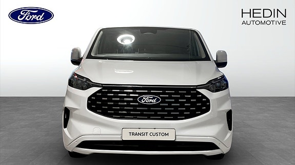 Ford Custom Tourneo 8 of 9